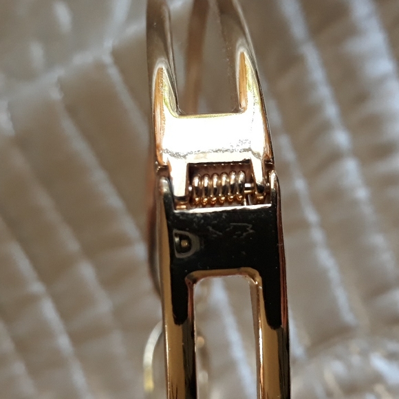 gold tone necklace - Picture 5 of 5